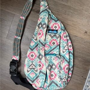 Kavu Women's Geometric Sling Bag - Pink and Teal